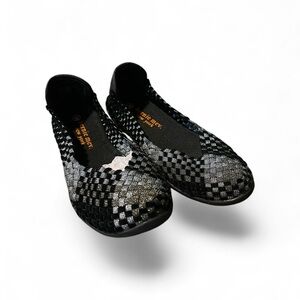 bernie mev. Black and Gray Woven Flats